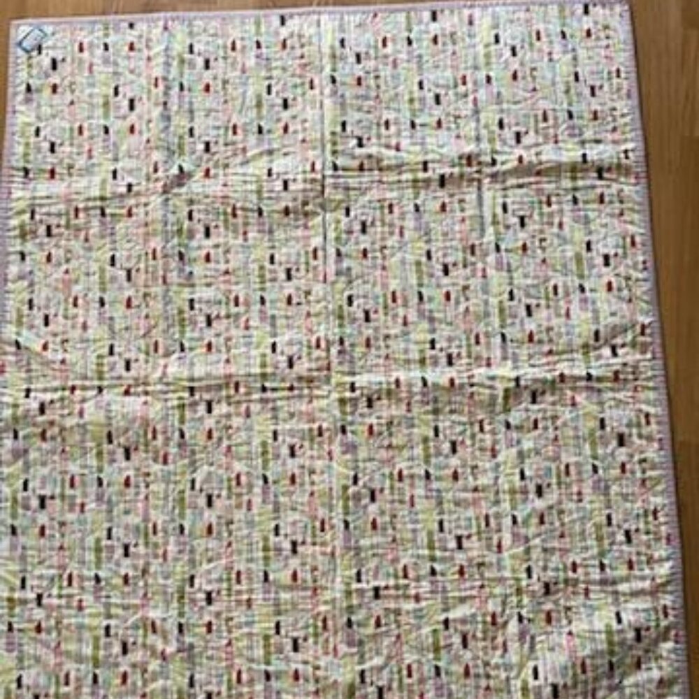Handmade quilt - Picture 2 of 3